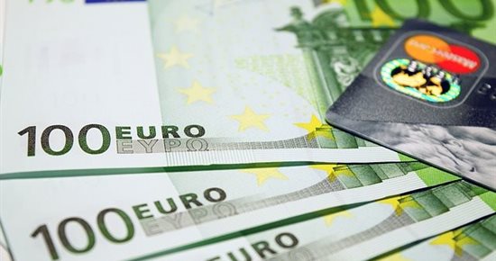 What should employees do to obtain the inflation allowance of one hundred euros?