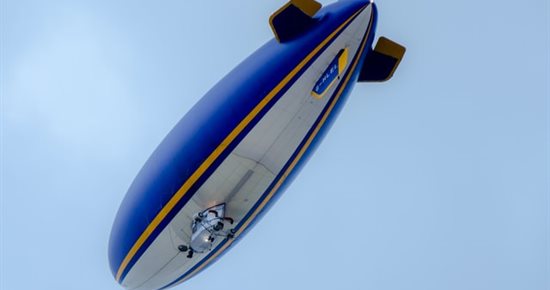 Airships for transporting goods