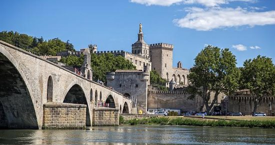 Prohibition of circulation of trucks of more than 40 tons in the Avignon region during the hours of