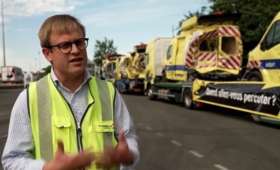 "When are you going to hit?": the shocking campaign that exposes the vans destroyed at the tollbooth