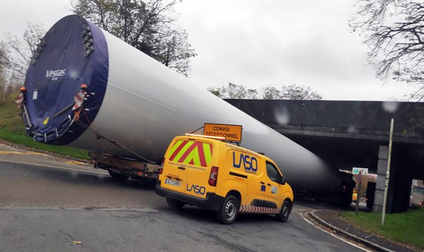 Exceptional transport blocked under a bridge