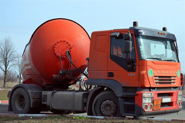 Tanker truck for the transport of diesel fuel